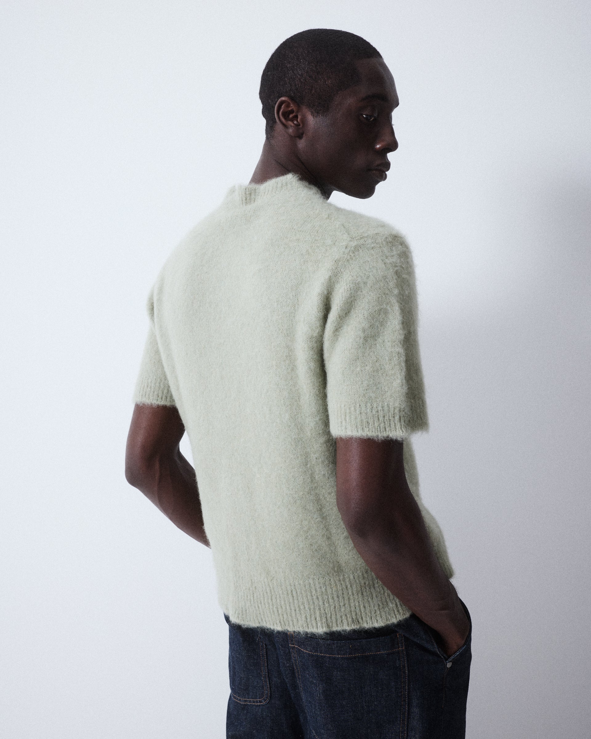 Maglia girocollo garzata manica corta in misto alpaca. Verde - Salvia - Image 3